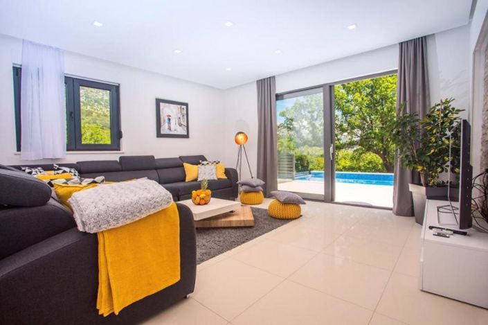 Image No.14-4 Bed Property for sale