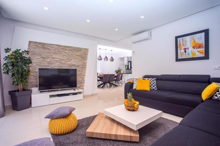 Image No.23-4 Bed Property for sale