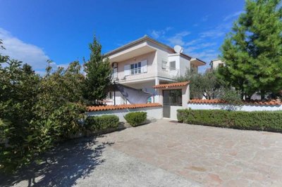 1 - Ciovo, Property
