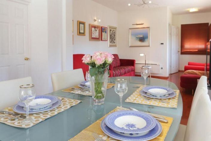 Image No.16-5 Bed Property for sale