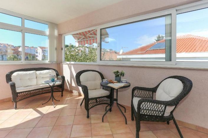 Image No.2-5 Bed Property for sale