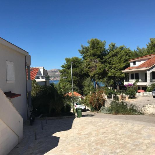 Image No.8-5 Bed Property for sale