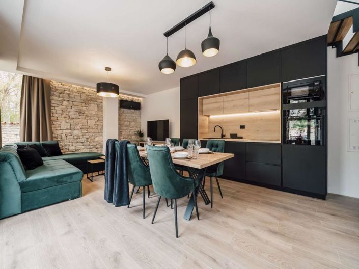 Image No.10-2 Bed Property for sale