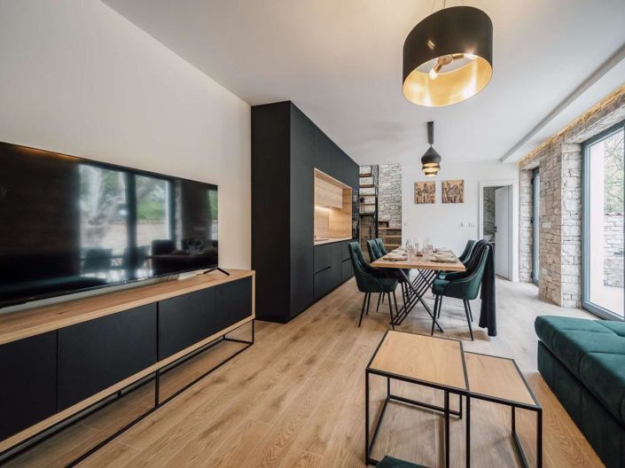 Image No.12-2 Bed Property for sale