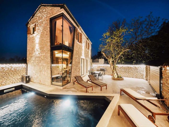 Image No.9-2 Bed Property for sale