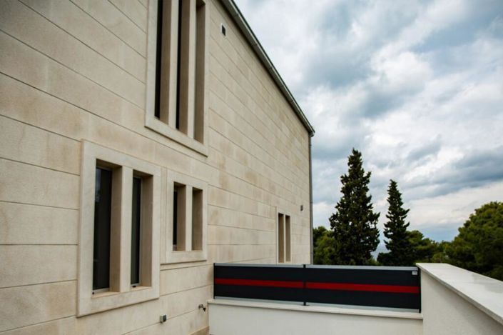 Image No.13-4 Bed Property for sale