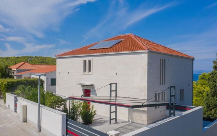 Image No.14-4 Bed Property for sale