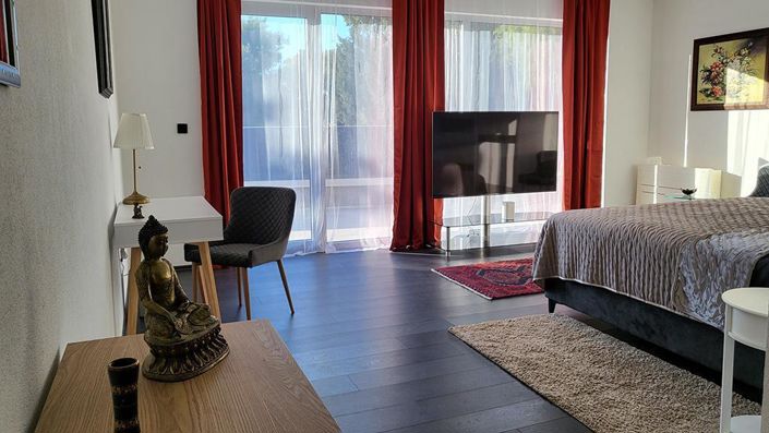 Image No.18-4 Bed Property for sale