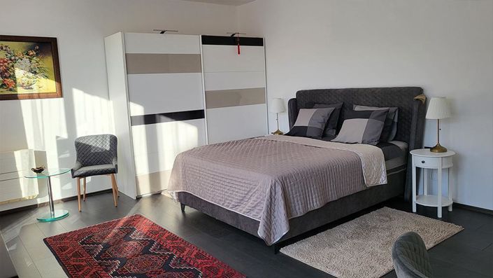 Image No.20-4 Bed Property for sale