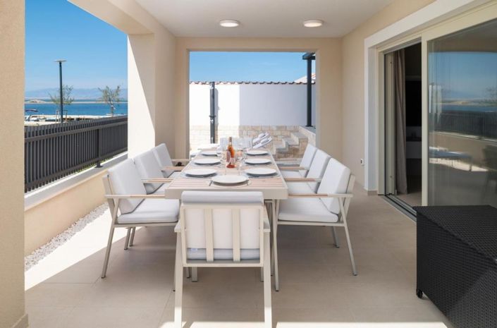 Image No.17-4 Bed Property for sale