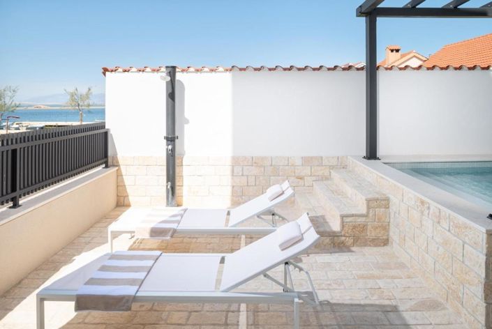 Image No.19-4 Bed Property for sale