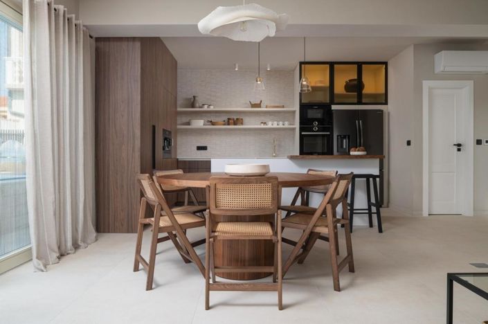 Image No.22-4 Bed Property for sale