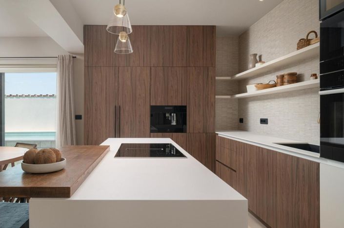 Image No.23-4 Bed Property for sale