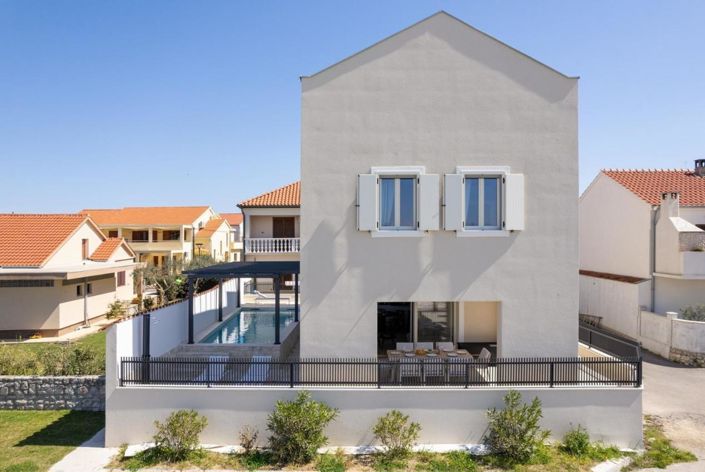 Image No.7-4 Bed Property for sale