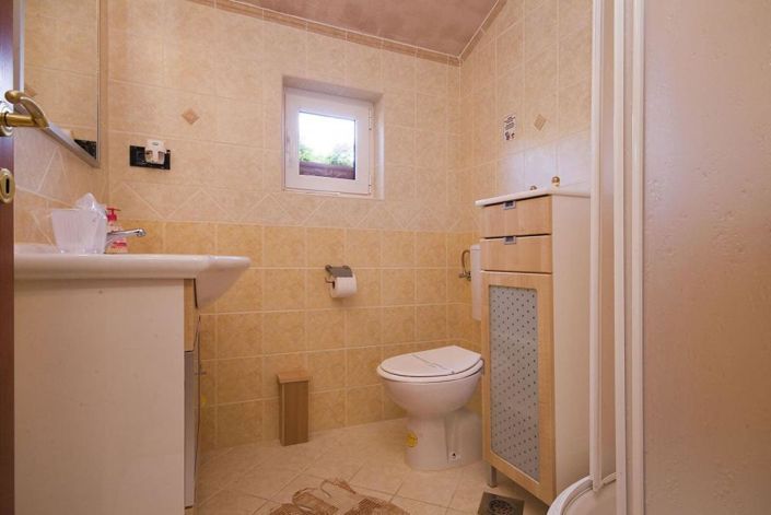 Image No.13-10 Bed Property for sale