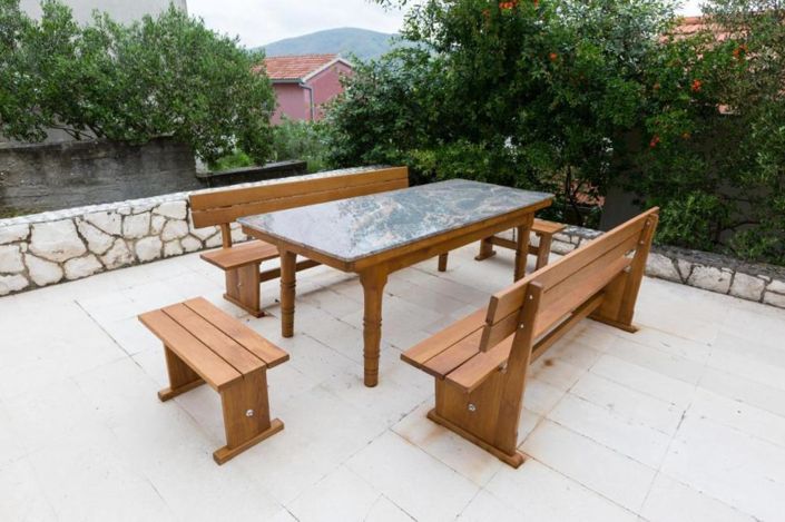 Image No.12-10 Bed Property for sale