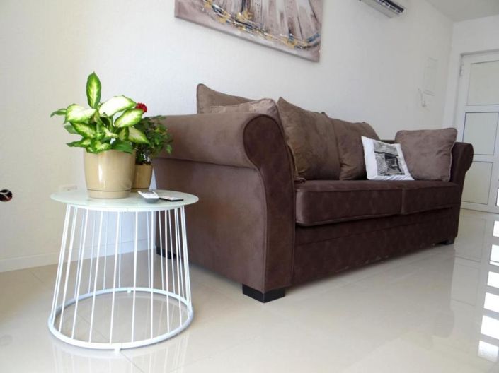 Image No.18-12 Bed Property for sale