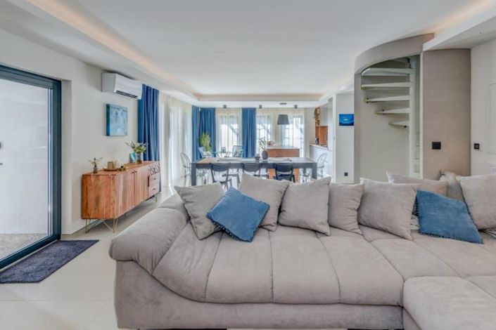 Image No.2-3 Bed Property for sale