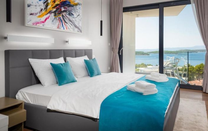 Image No.22-4 Bed Property for sale