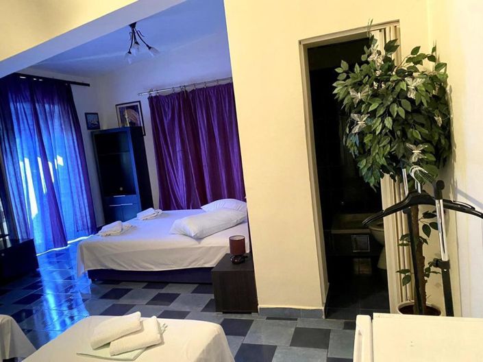 Image No.13-21 Bed Property for sale