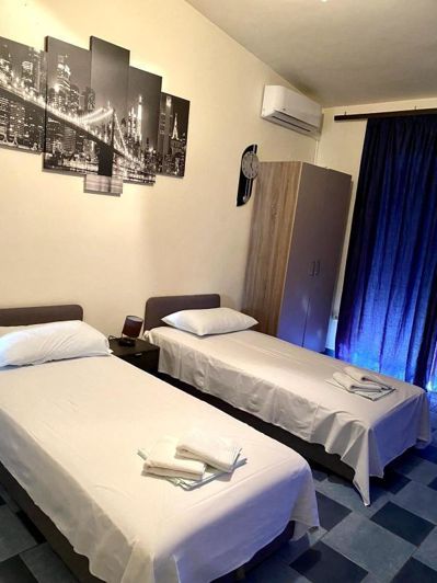 Image No.14-21 Bed Property for sale