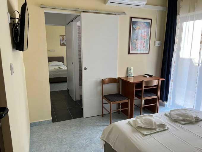 Image No.17-21 Bed Property for sale