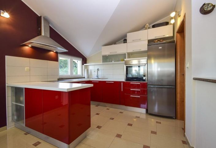 Image No.11-7 Bed Property for sale