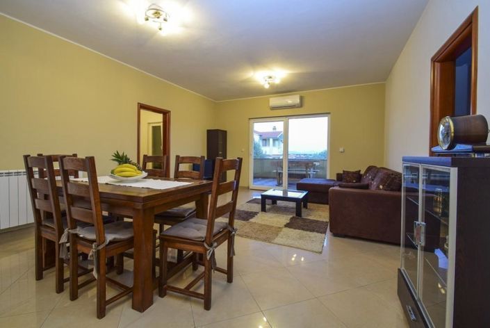 Image No.18-7 Bed Property for sale