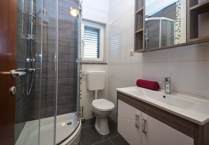 Image No.22-7 Bed Property for sale