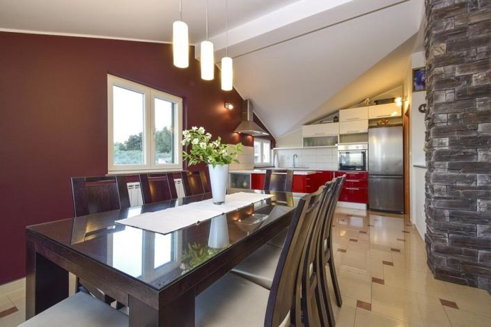 Image No.9-7 Bed Property for sale