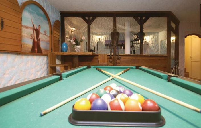 Image No.10-4 Bed Property for sale