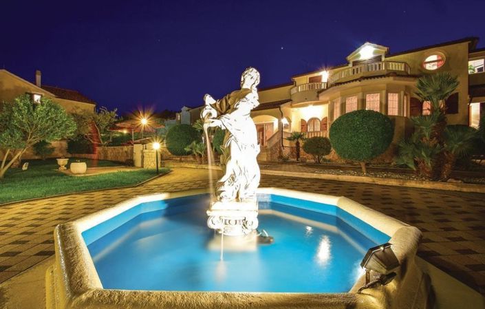 Image No.8-4 Bed Property for sale