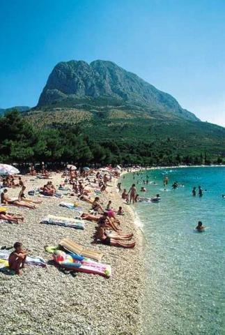 Image No.11-17 Bed Property for sale