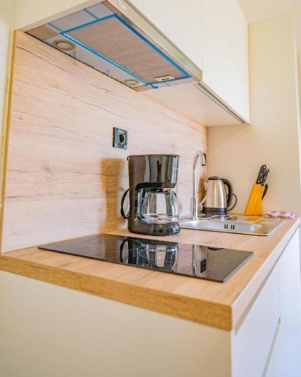 Image No.18-10 Bed Property for sale