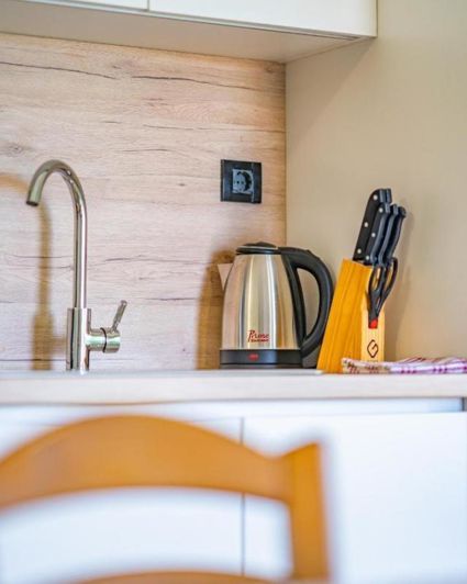 Image No.19-10 Bed Property for sale