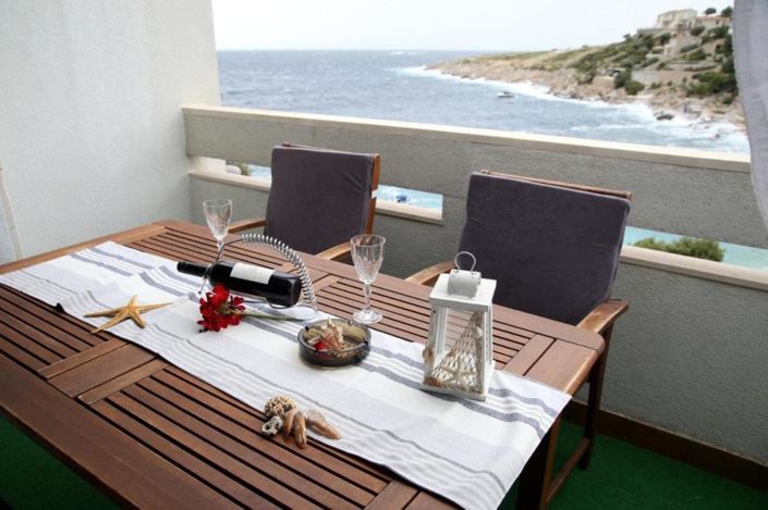 Image No.15-9 Bed Property for sale