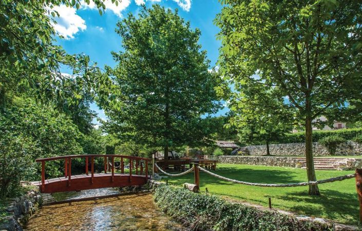 Image No.12-4 Bed Property for sale