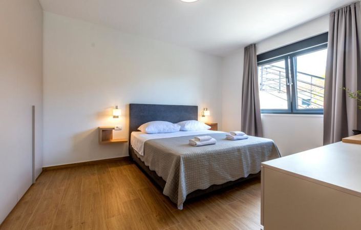 Image No.18-4 Bed Property for sale