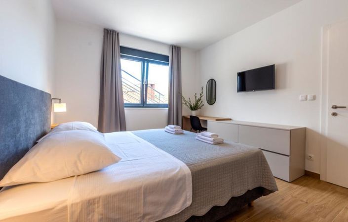 Image No.19-4 Bed Property for sale