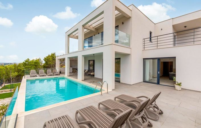 Image No.8-4 Bed Property for sale