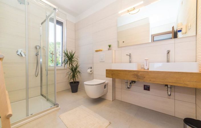 Image No.13-5 Bed Property for sale