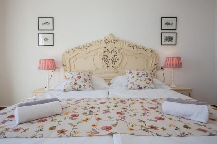 Image No.25-5 Bed Property for sale