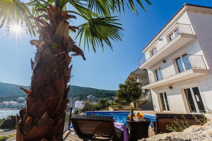 Image No.4-5 Bed Property for sale