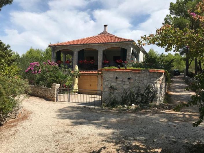 Image No.1-4 Bed Property for sale