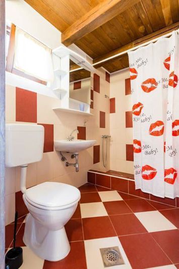 Image No.15-8 Bed Property for sale