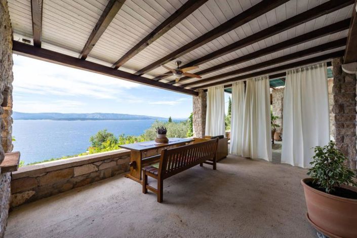 Image No.24-8 Bed Property for sale