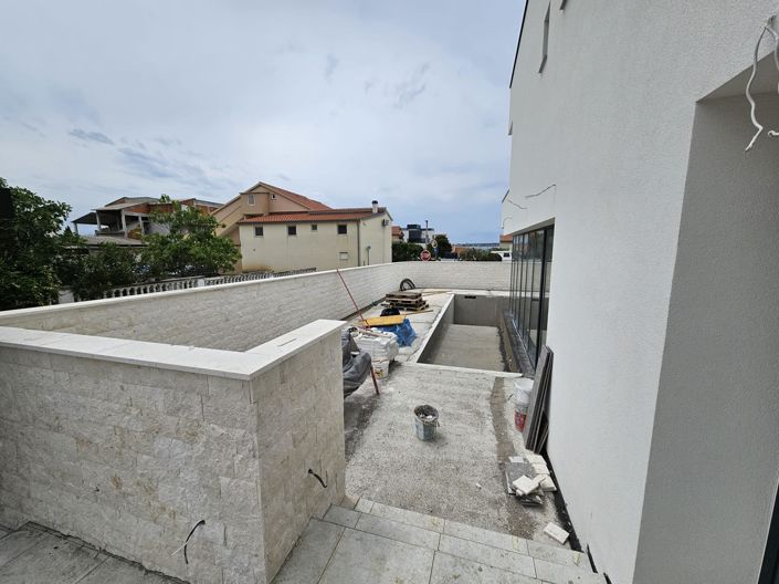 Image No.5-4 Bed Property for sale