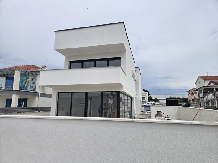 Image No.9-4 Bed Property for sale