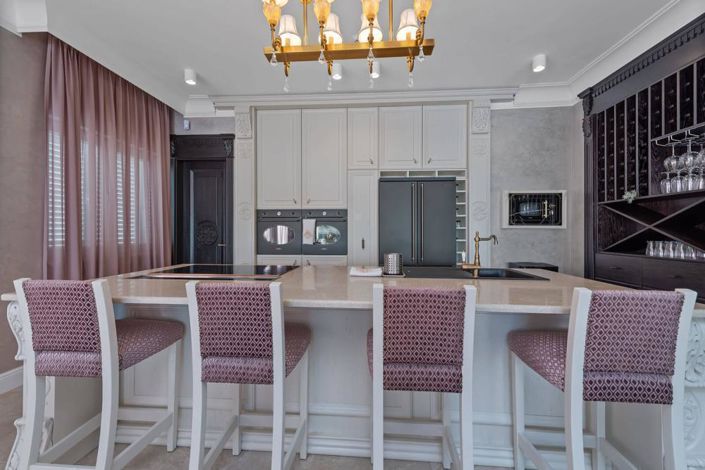 Image No.13-5 Bed Property for sale