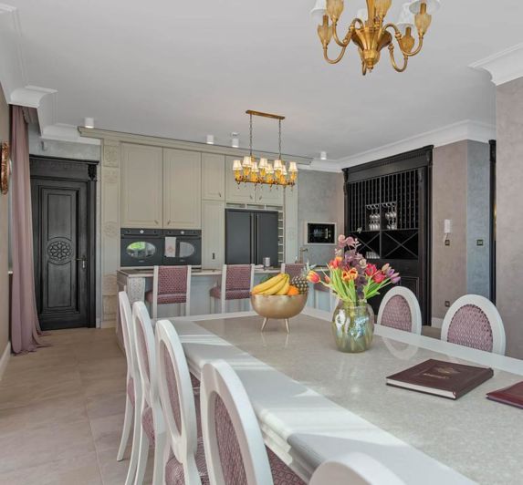 Image No.8-5 Bed Property for sale